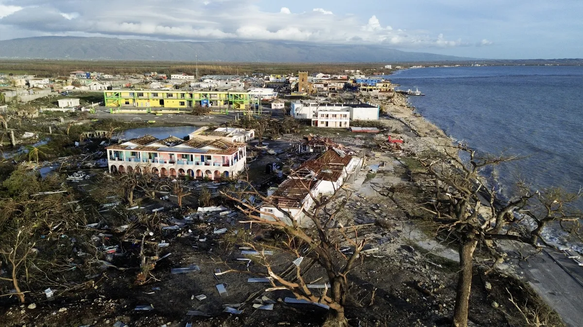 Alerta en los Mercados: El Riesgo Climático y la Deuda en 2026 amenazan con una rebaja masiva de calificaciones